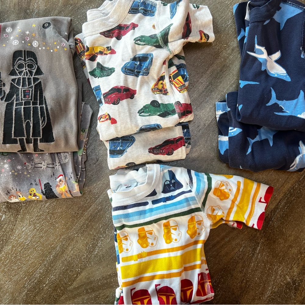 4 pairs Hanna Andersson 120 (6-7) pajamas